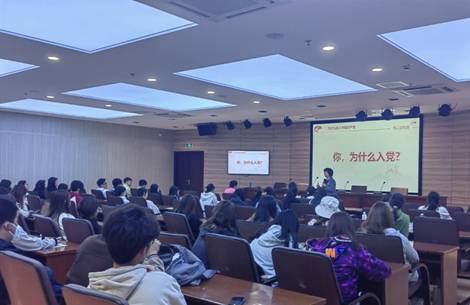 会议室里的人们描述已自动生成