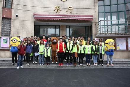 说明: G:/施伟荣/三创节照片/20181203-1205筑梦校园创业商业街/20181203商业街(1)/IMG_4425.JPG